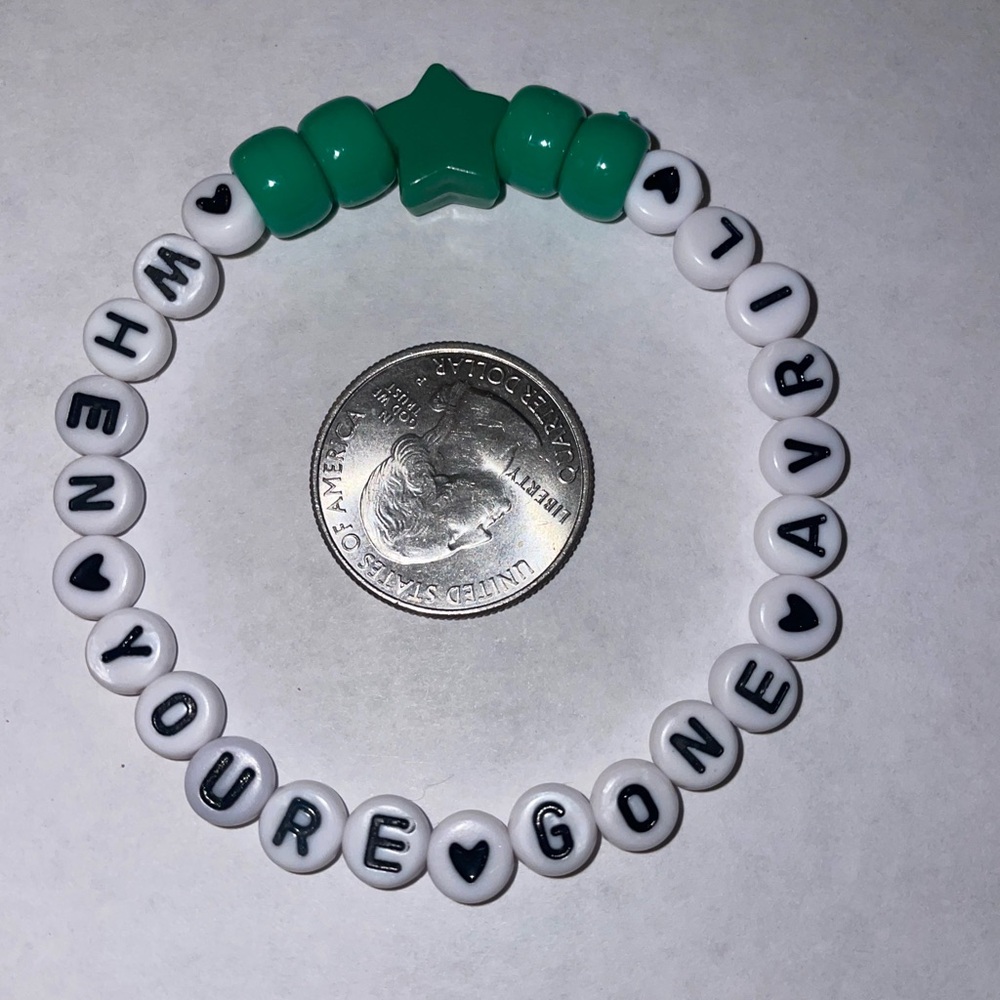 Avril Lavigne  Beaded Bracelet